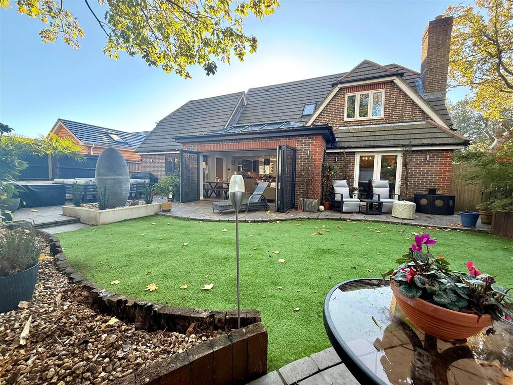 Property photo 3 of 28 Garden 5.Jpg