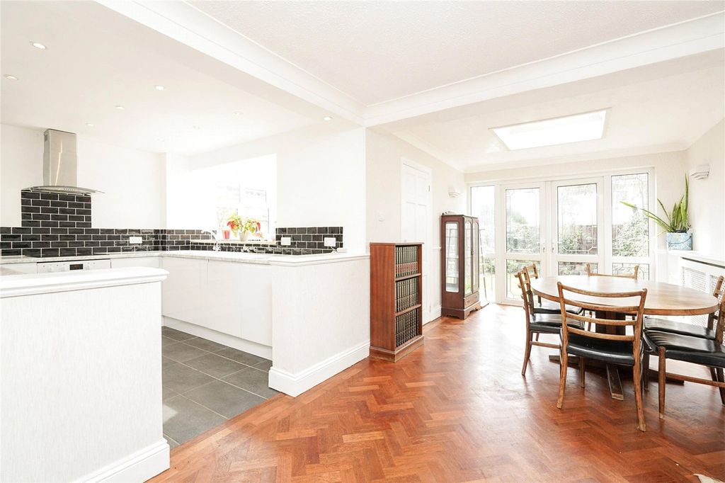 Property photo 2 of 18 Photography