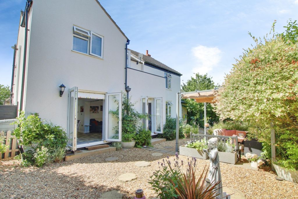 Property photo 1 of 36