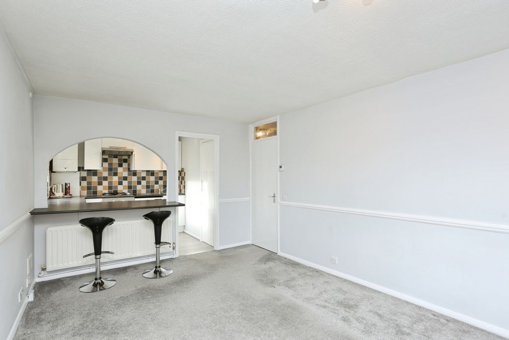 Property photo 3 of 12 Pbox-Img.Jpg