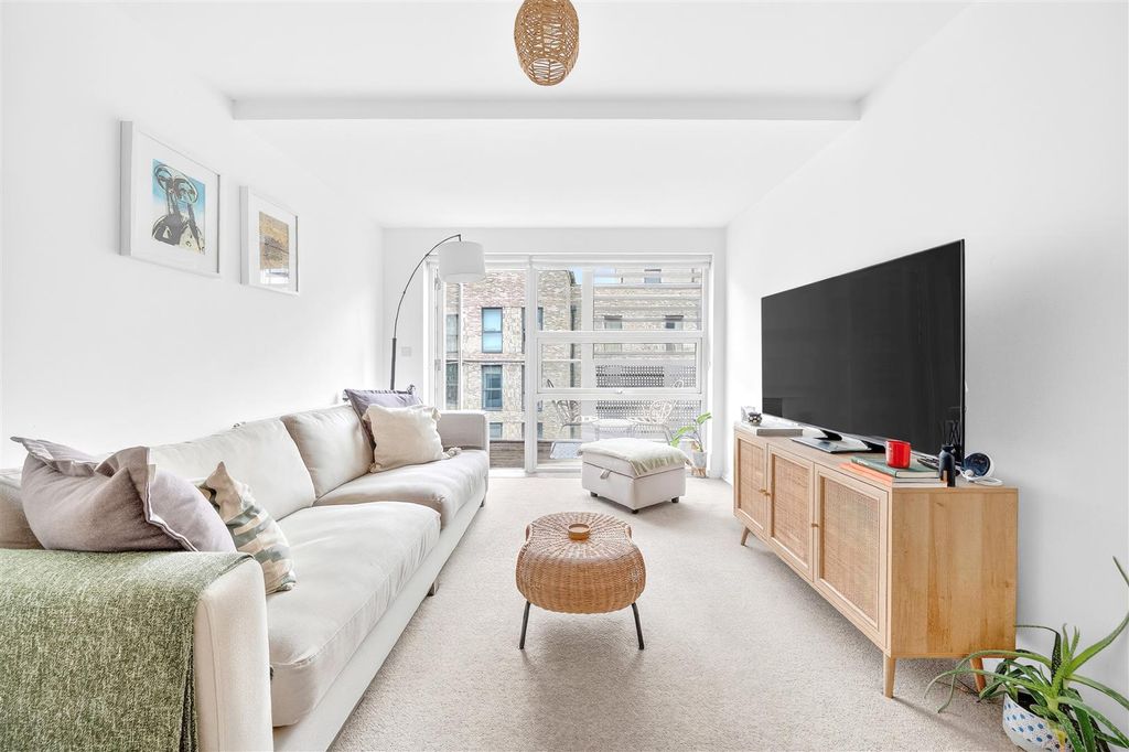 Property photo 2 of 16 Reception