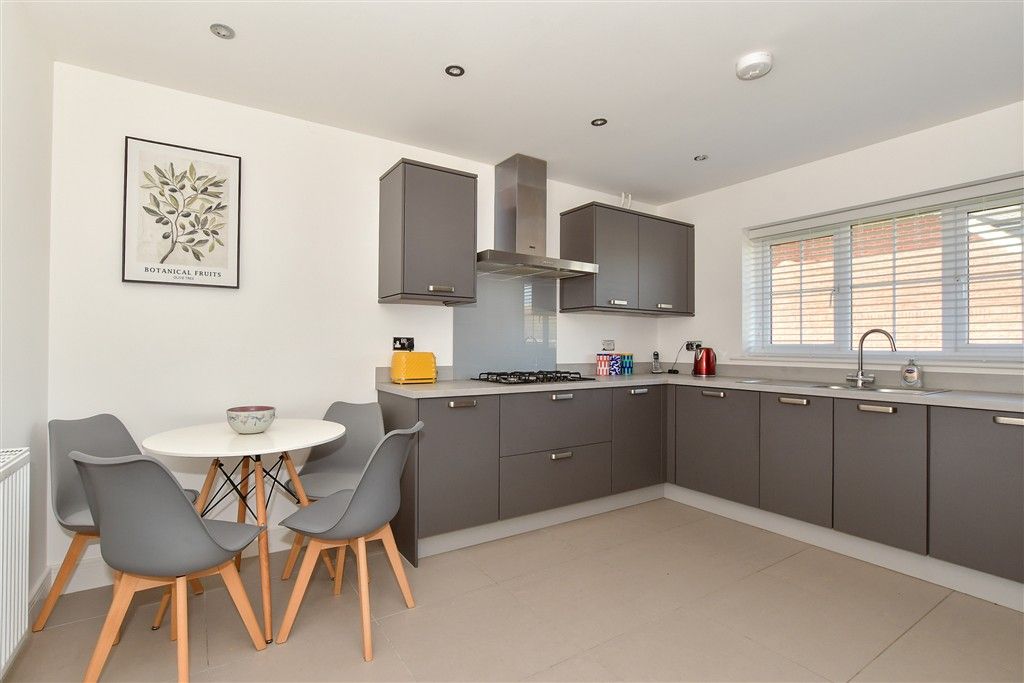 Property photo 3 of 14 Kitchen/ Dining Room
