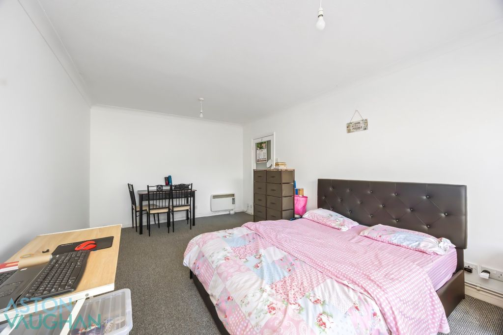 Property photo 3 of 18 4602773