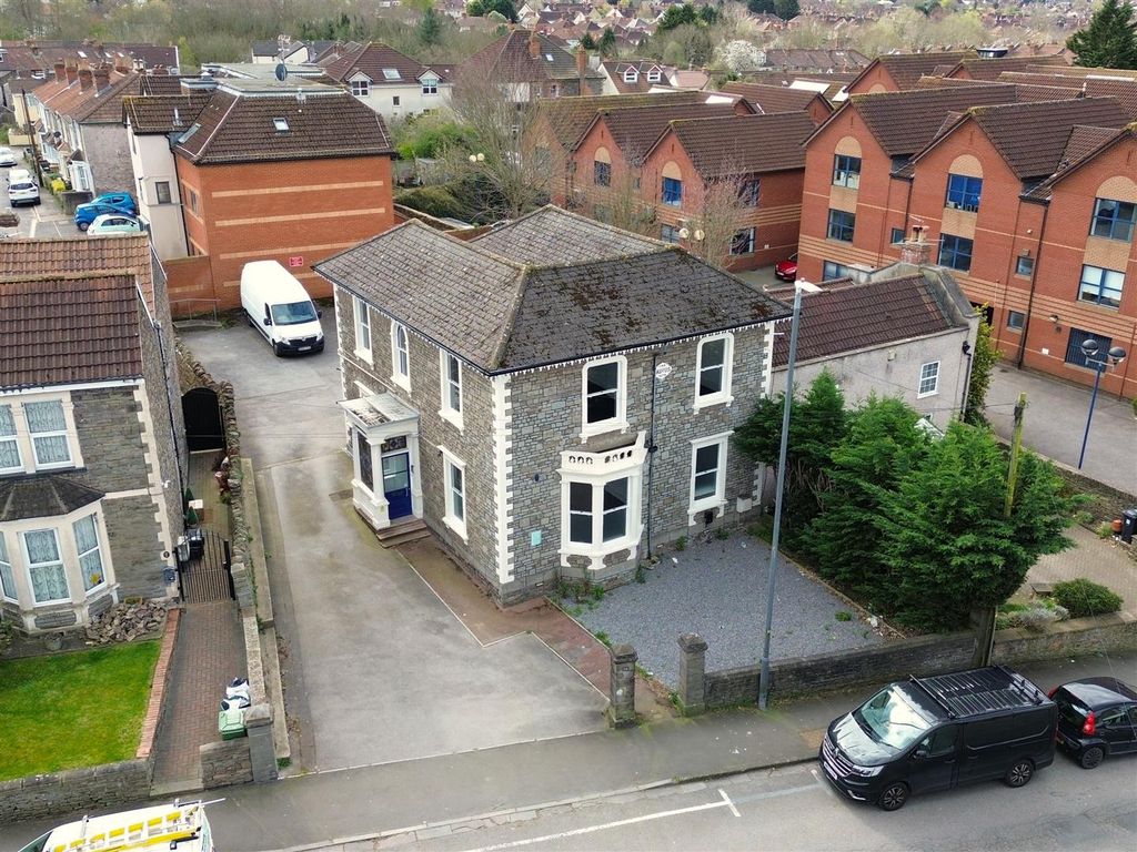 Property photo 2 of 21 Freehold Detached Period Building (19).Jpg