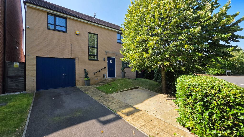 Property photo 1 of 29