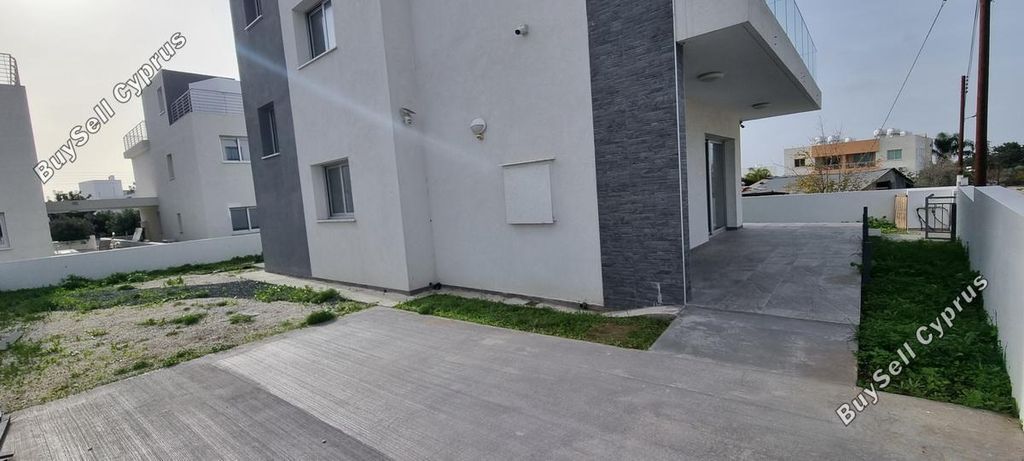 Property photo 3 of 25