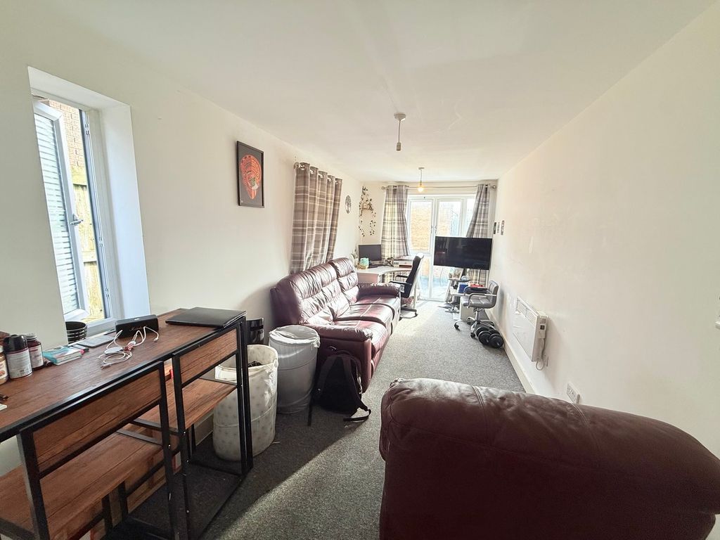 Property photo 3 of 13