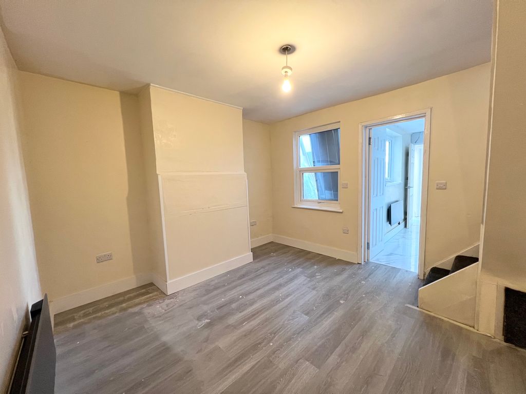 Property photo 3 of 8 Living Room