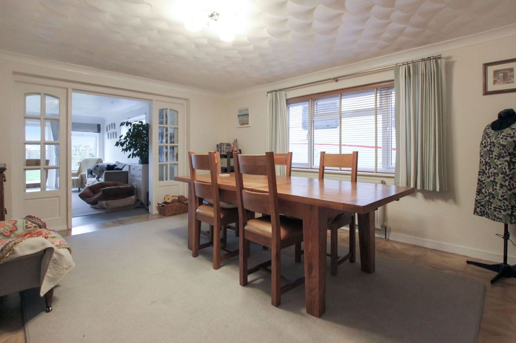 Property photo 3 of 25