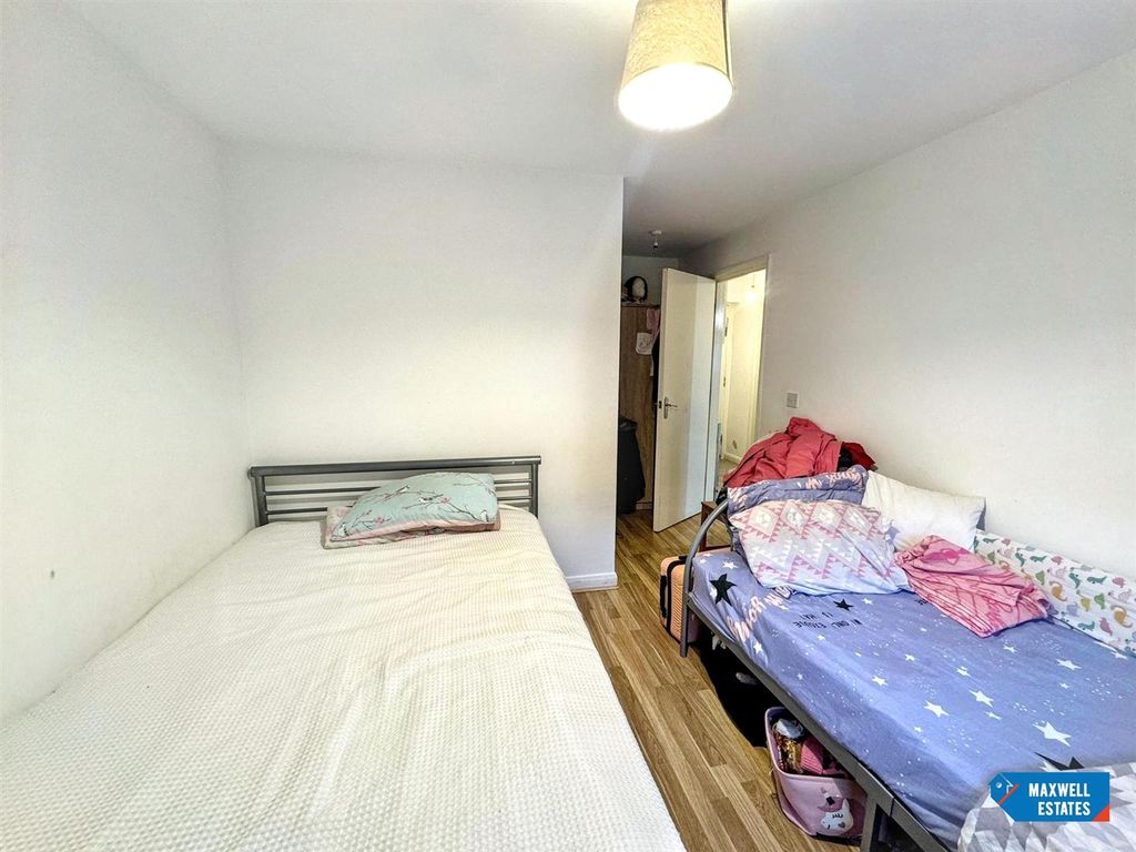 Property photo 3 of 10 3