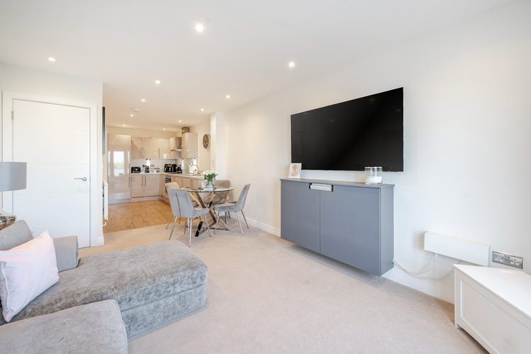 Property photo 2 of 21