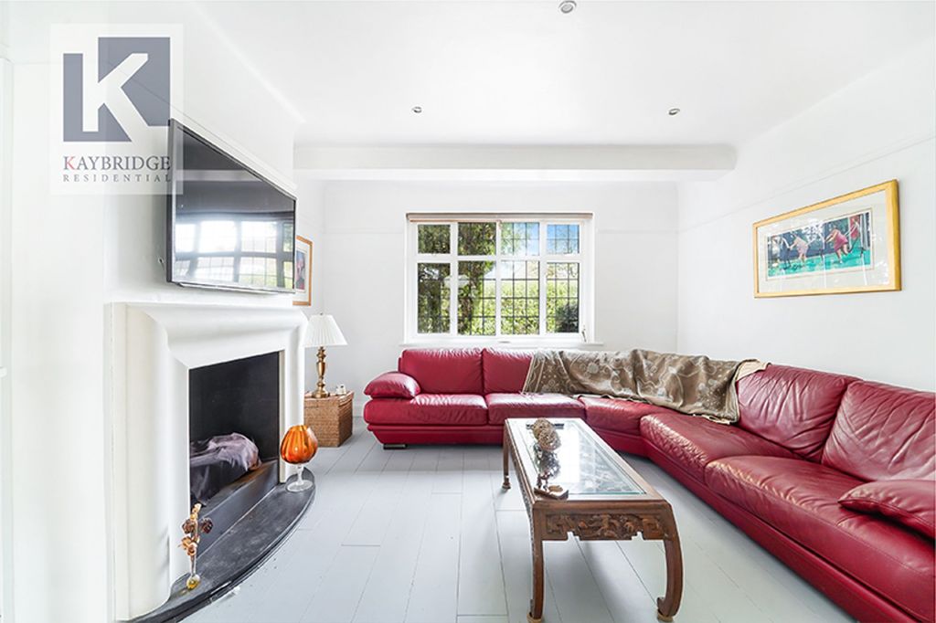 Property photo 3 of 13