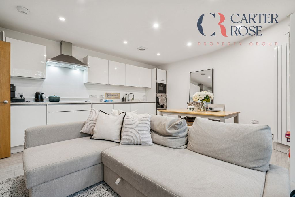 Property photo 2 of 6