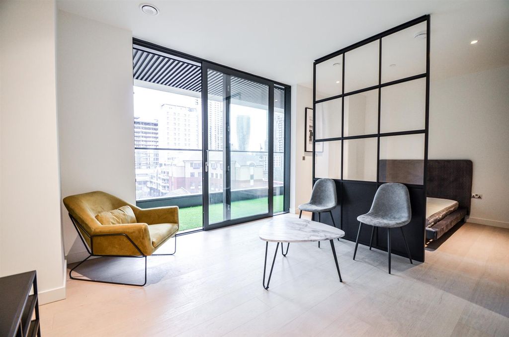 Property photo 1 of 11 Bagshaw Building