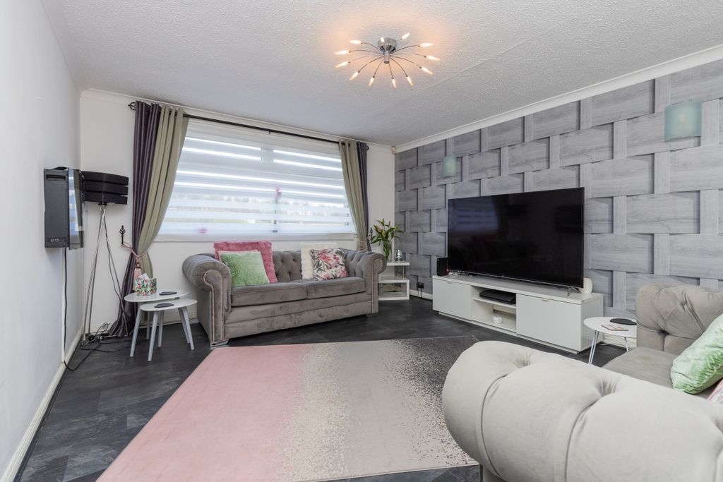 Property photo 2 of 16 68 Montgomery Road Paisley Pa3 4Pg 3L-1-1