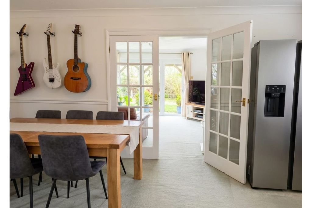 Property photo 3 of 20