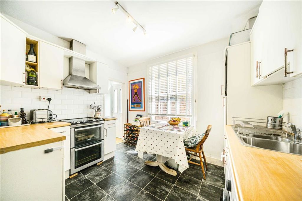 Property photo 3 of 6