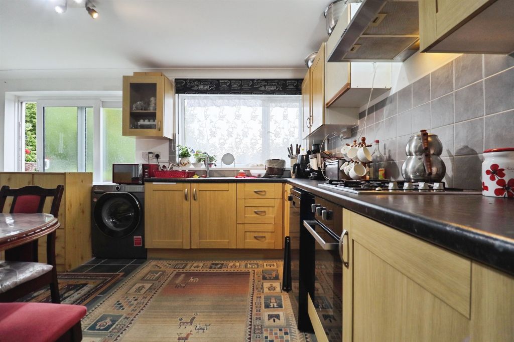 Property photo 2 of 17