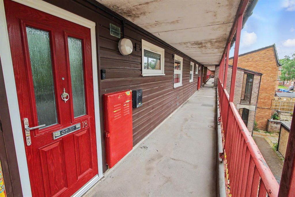 Property photo 1 of 9 Front