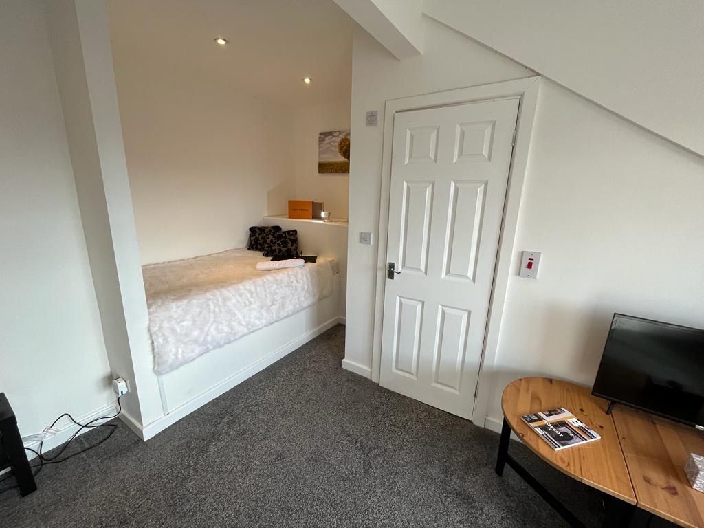 Property photo 1 of 3