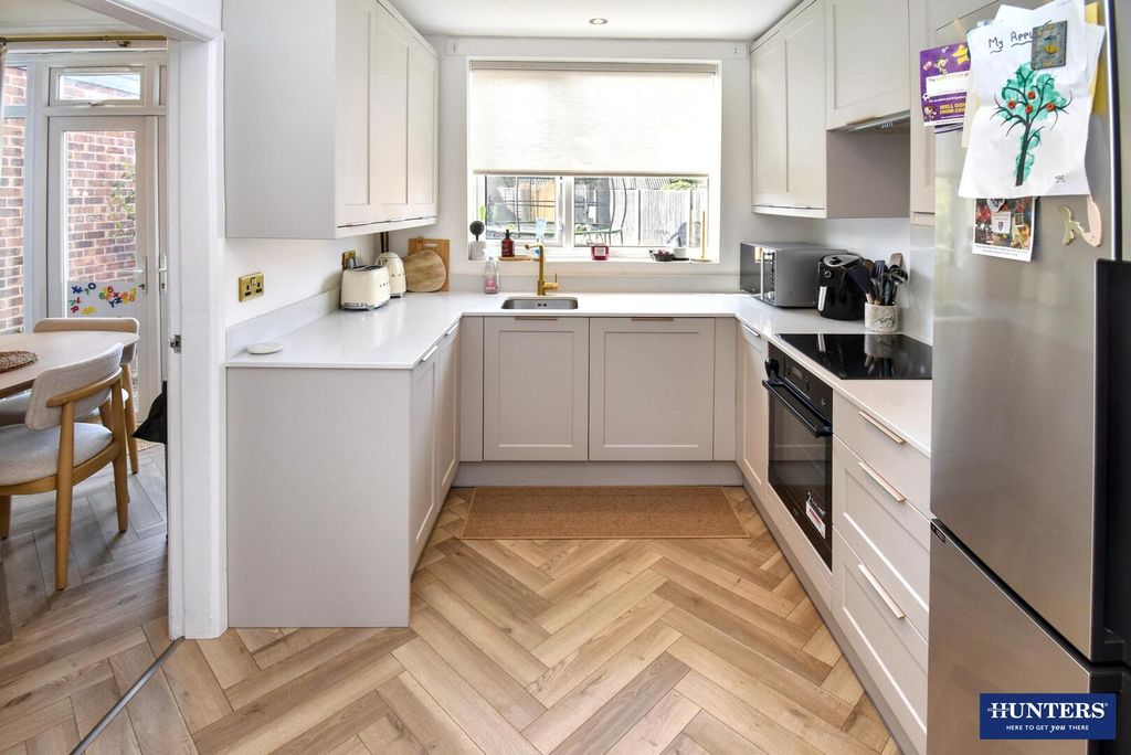 Property photo 3 of 16 Kitchen