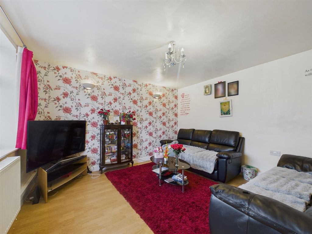 Property photo 3 of 18 Cam03972G0-Pr0189-Still007.Jpg