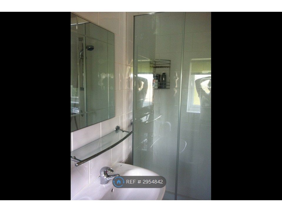 Property photo 2 of 7 Shower Room
