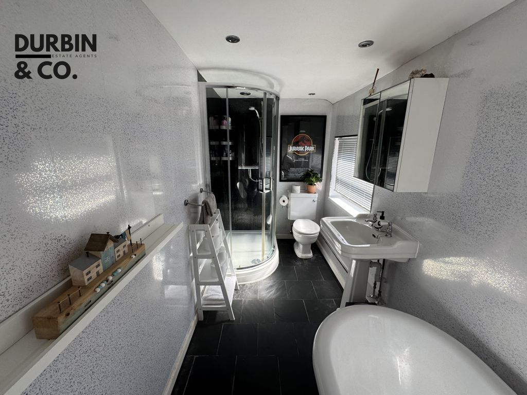 Property photo 2 of 19 3Eda52F6-A0Bf-40B0-8E0F-Bdffaa50d98E