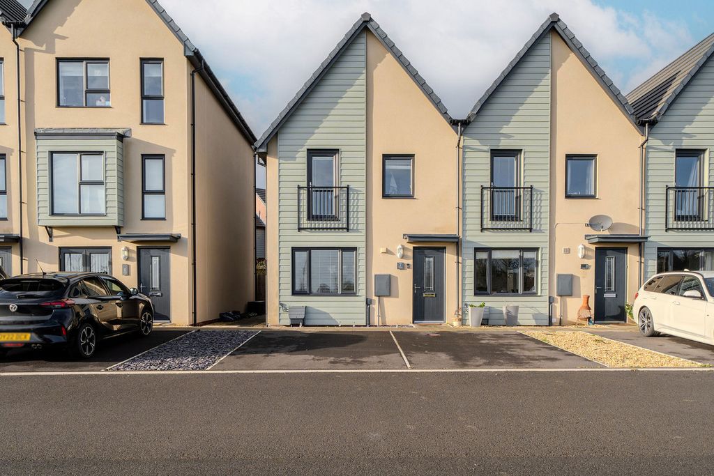 Property photo 1 of 30