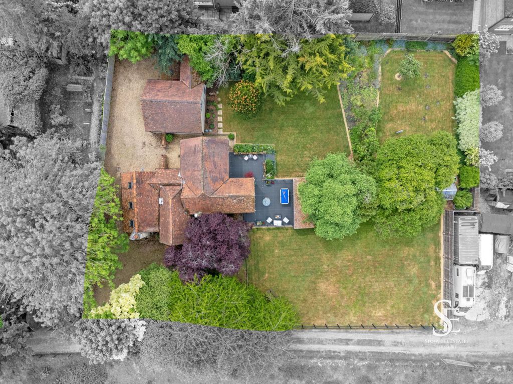 Property photo 2 of 26