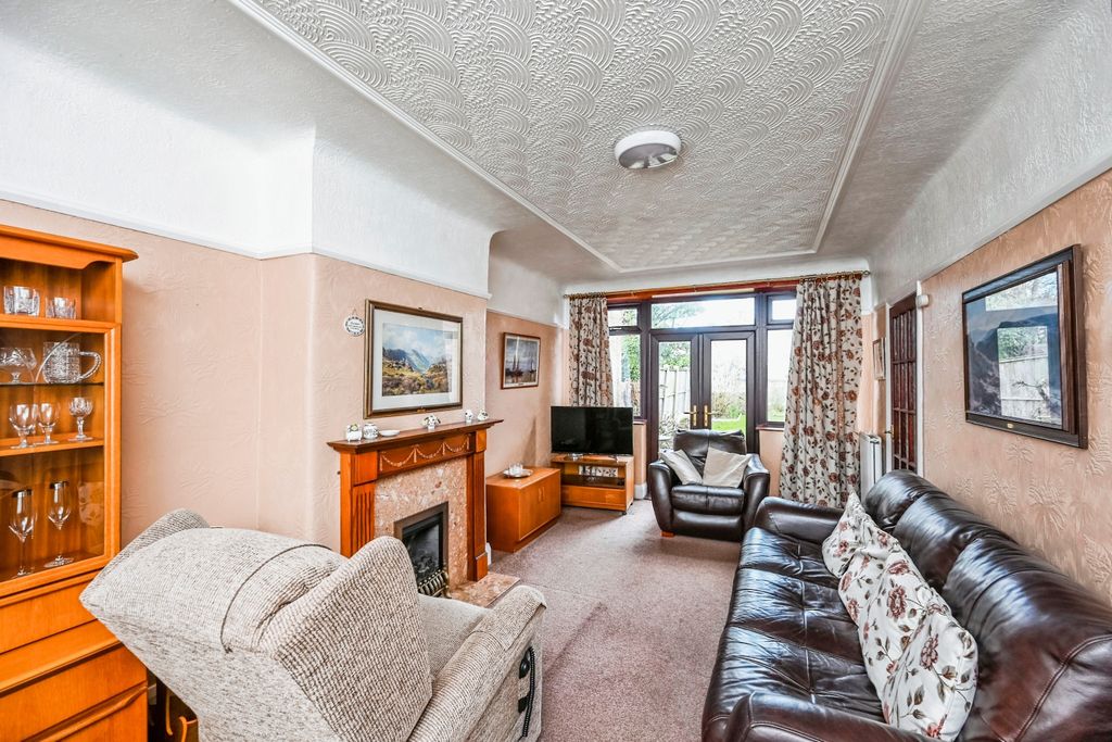 Property photo 2 of 17 Photography