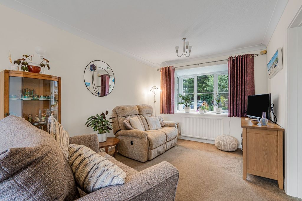 Property photo 3 of 26 Sitting Room