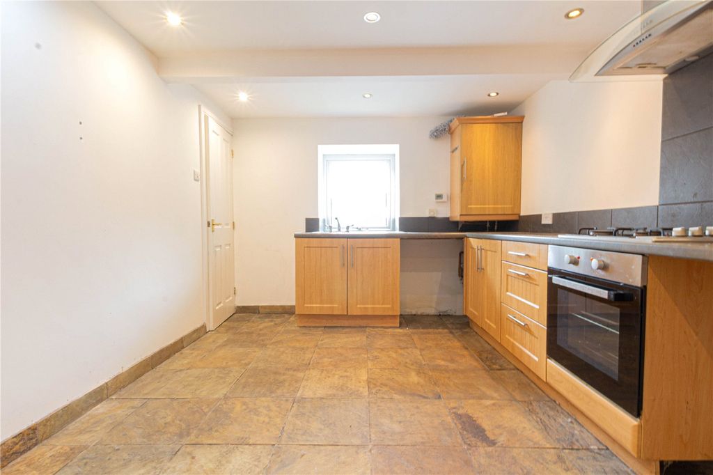 Property photo 3 of 13 Kitchen