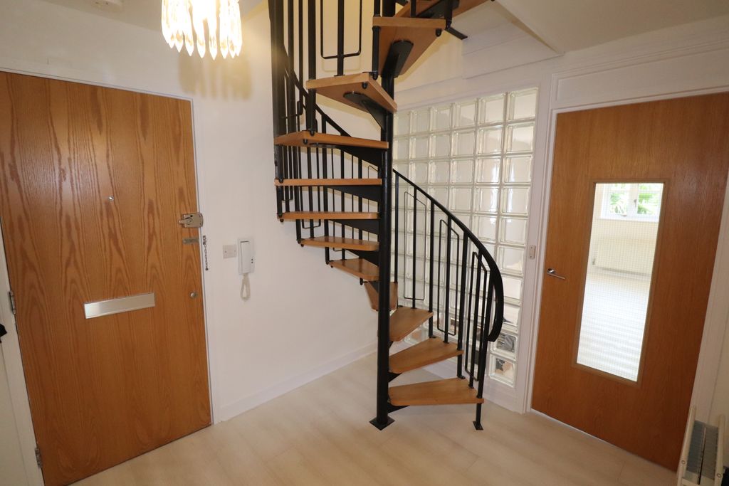 Property photo 2 of 16 Duplex Apartment