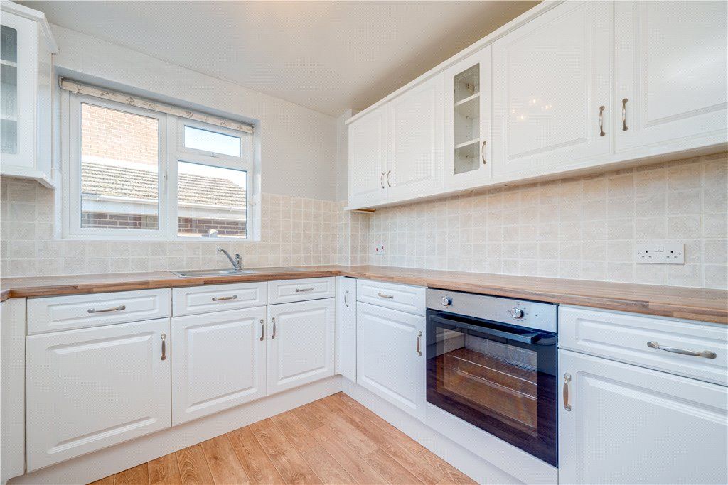 Property photo 2 of 18 Kitchen