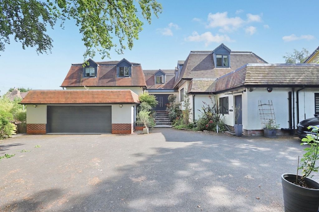 Property photo 1 of 61