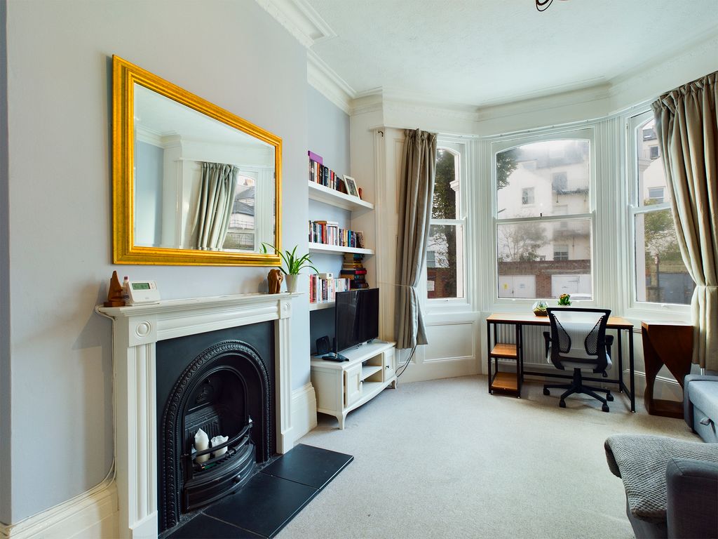 Property photo 2 of 8