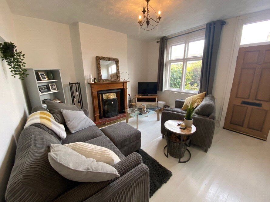Property photo 2 of 11 Lounge
