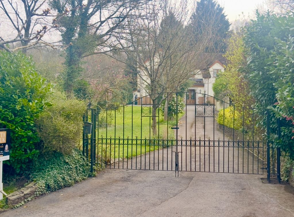 Property photo 1 of 49