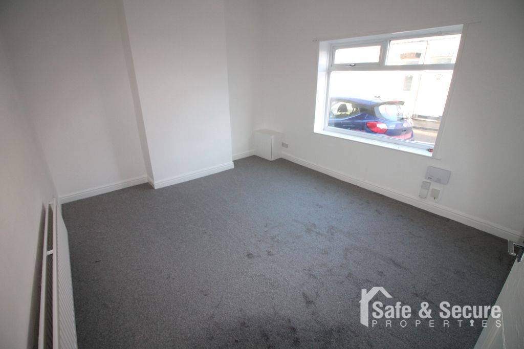 Property photo 3 of 9 Bedroom One (2)