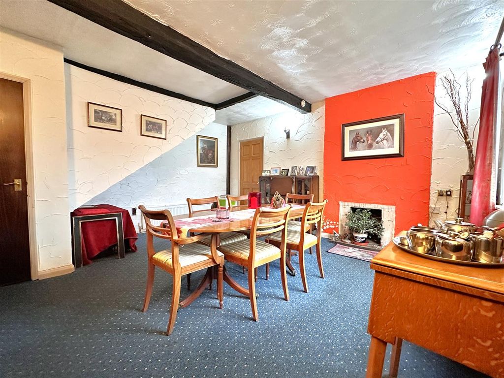 Property photo 2 of 26 Dining Room 533