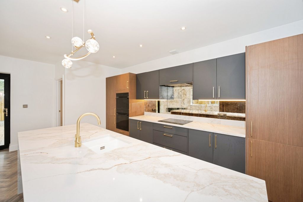 Property photo 2 of 13 Kitchen