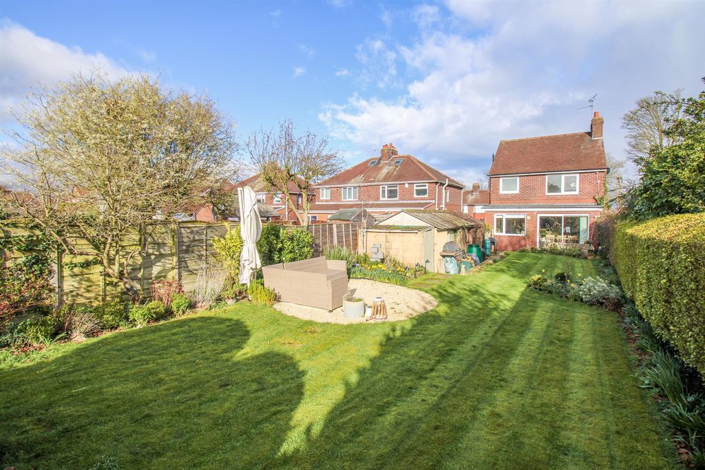 Property photo 1 of 18 Outside