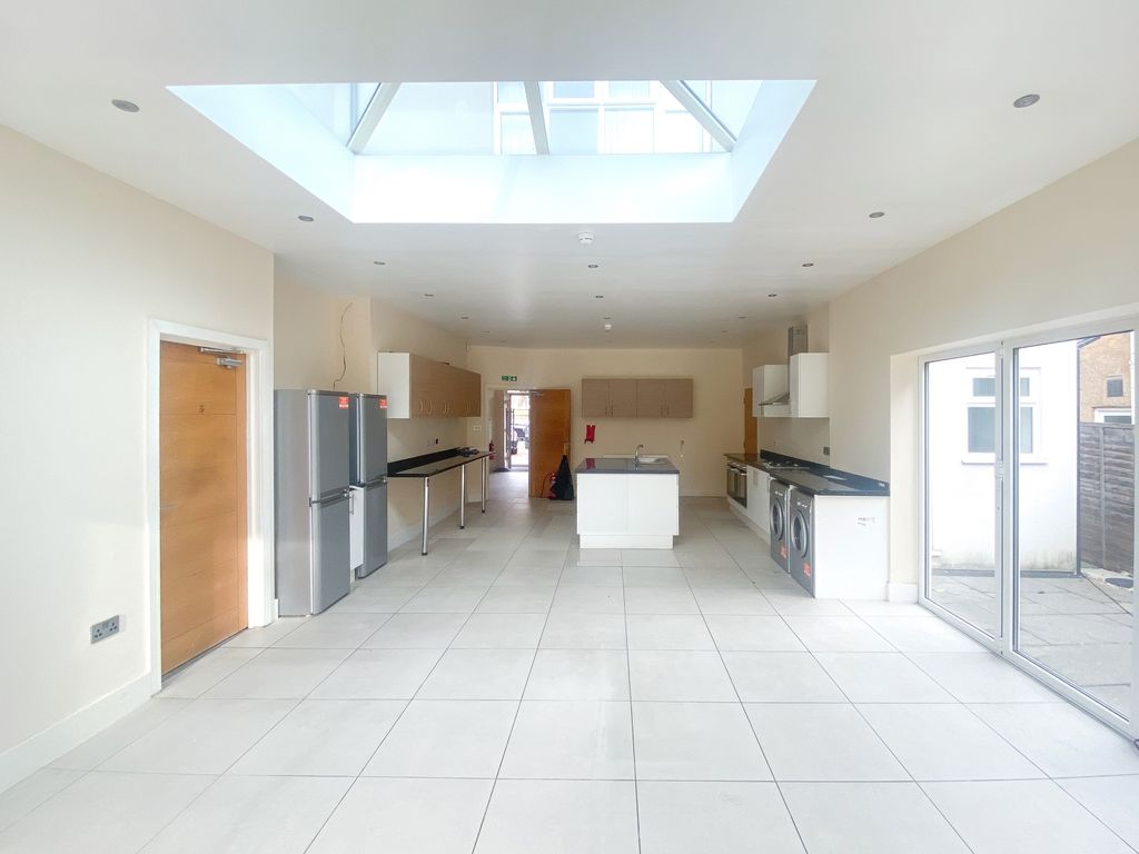 Property photo 2 of 7 7