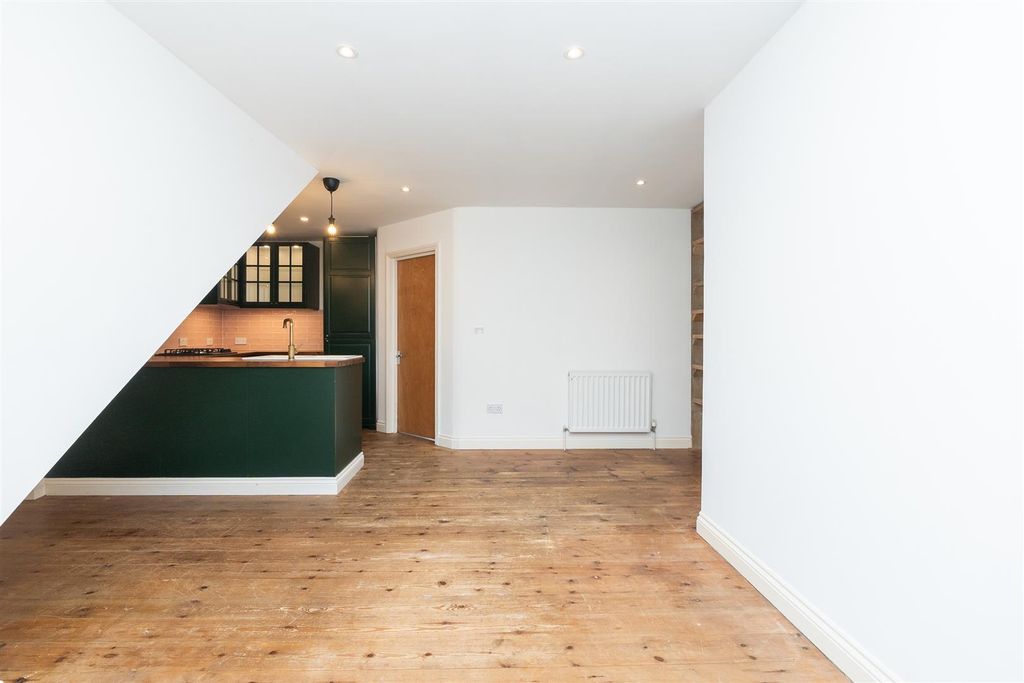 Property photo 2 of 23 167-North-Street-Bs3-2.Jpg