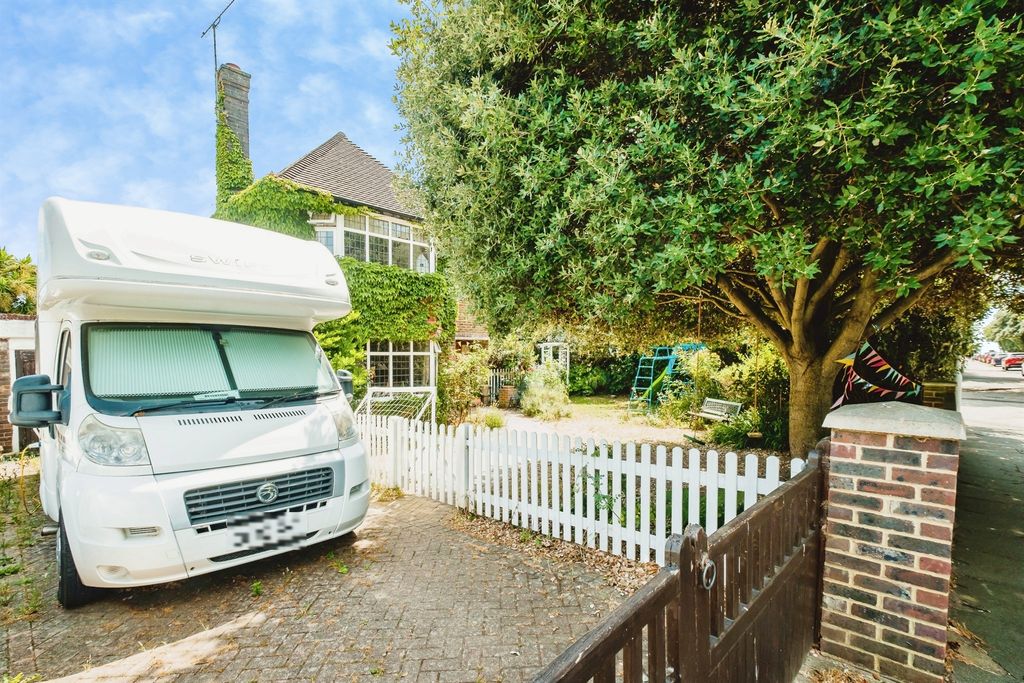 Property photo 1 of 14