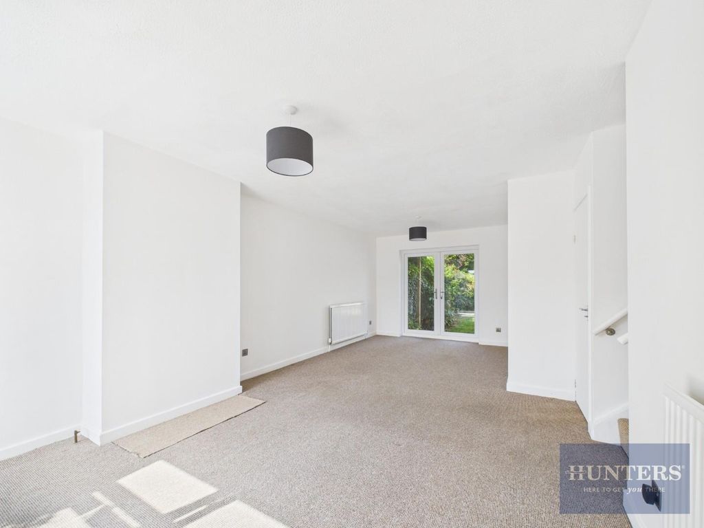 Property photo 3 of 19 Dining Area