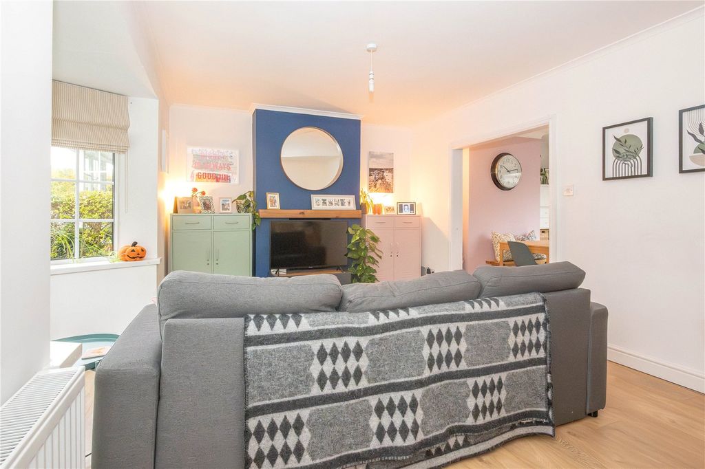 Property photo 2 of 25 Picture No. 01