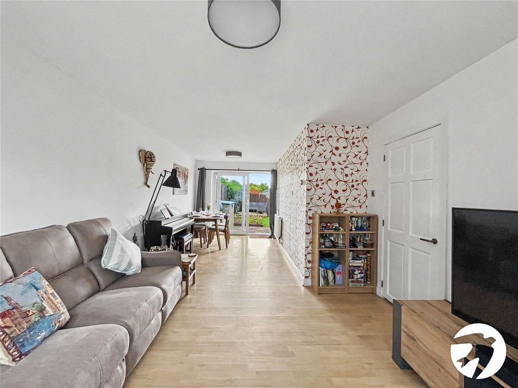 Property photo 2 of 19 Picture No. 18