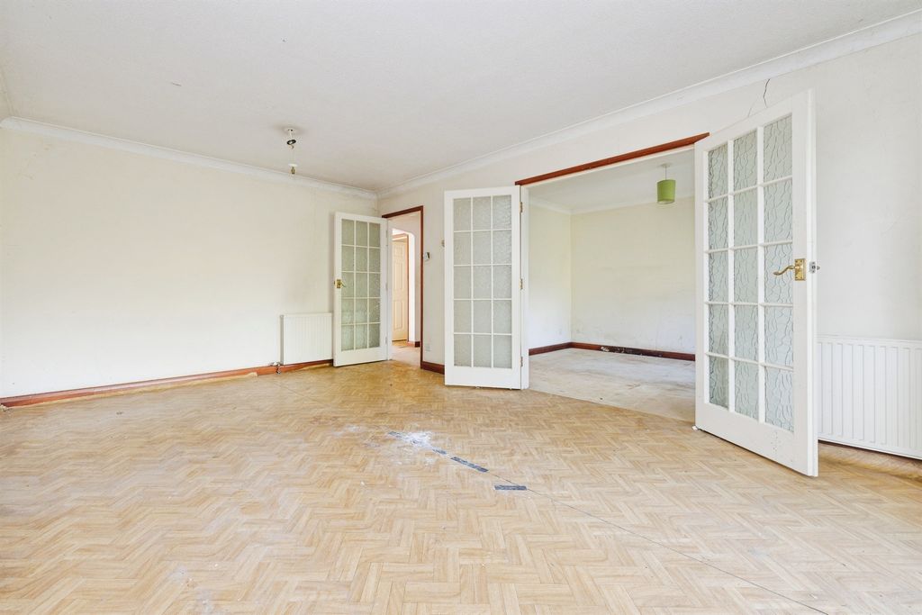 Property photo 3 of 19
